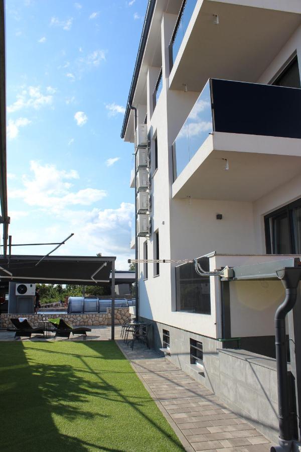 Villa Buba **** Novi Vinodolski Exteriör bild